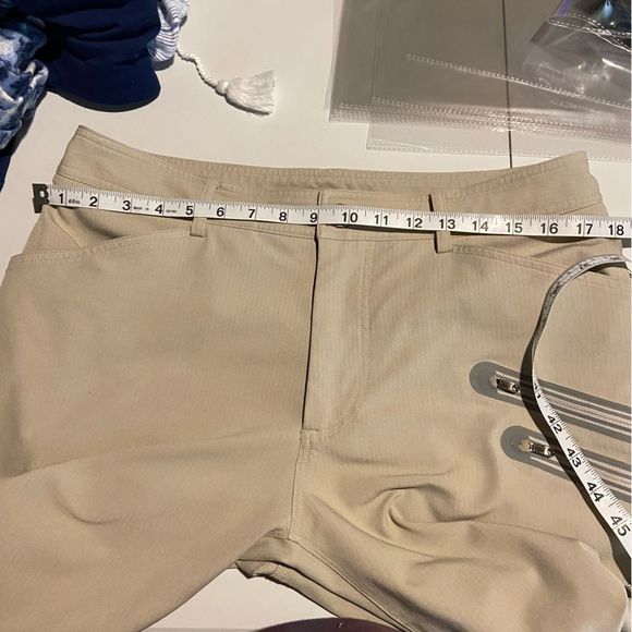 lululemon athletica Tan Men Shorts - Picture 9 of 10